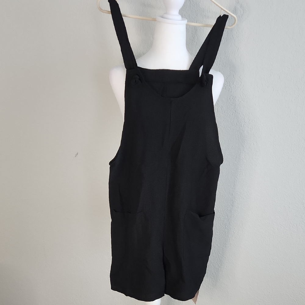 Emery Rose Black Tie Strap Shorts Romper Medium NWT